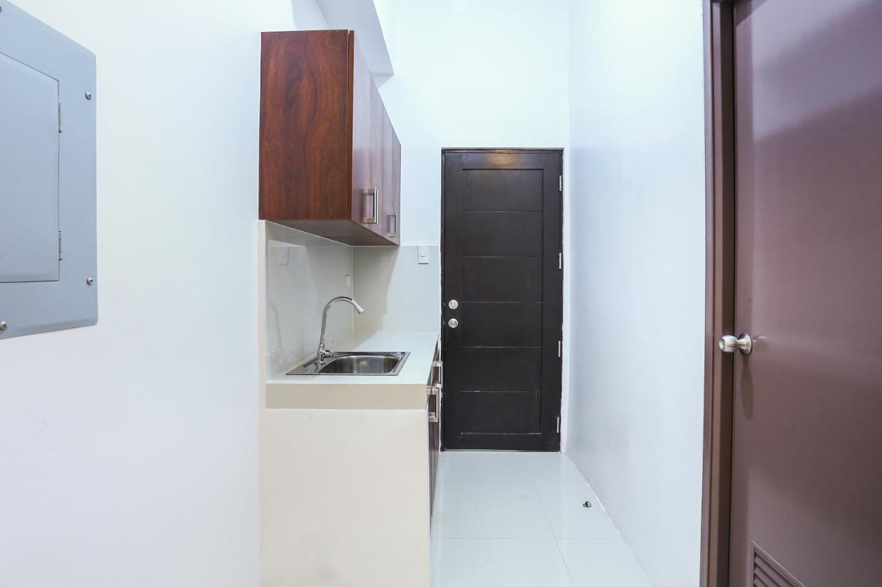 Oyo 505 Jardin Suites Маніла Екстер'єр фото